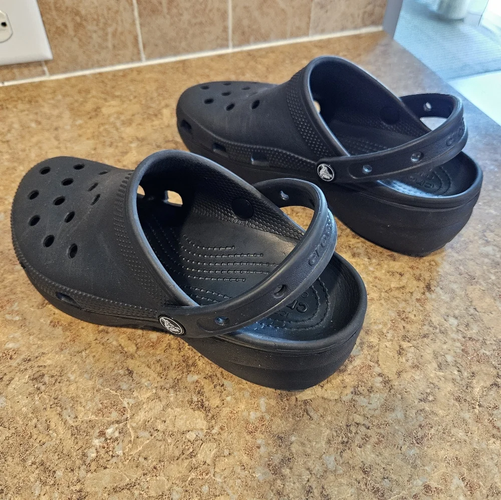 Crocs - Picture 3 of 7